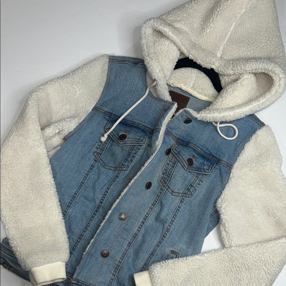 Maurices Light Blue Jacket with Cream Lining Women’s size XS - Picture 3 of 9
